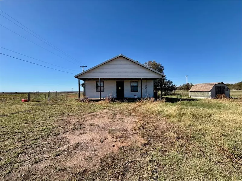 100 Debra DR, Tipton, OK 73570