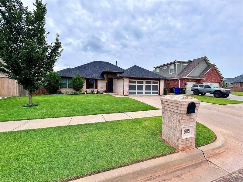 609 Vintage DR, Norman, OK 73069
