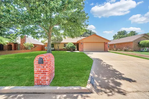 3217 Quail CIR, Altus, OK 73521