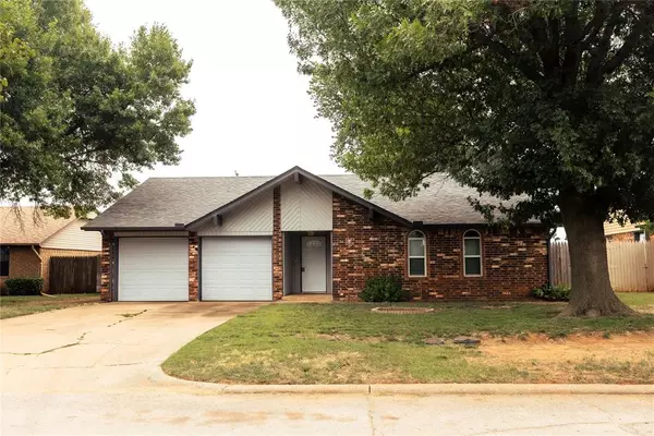 3209 S 25th ST, Chickasha, OK 73018