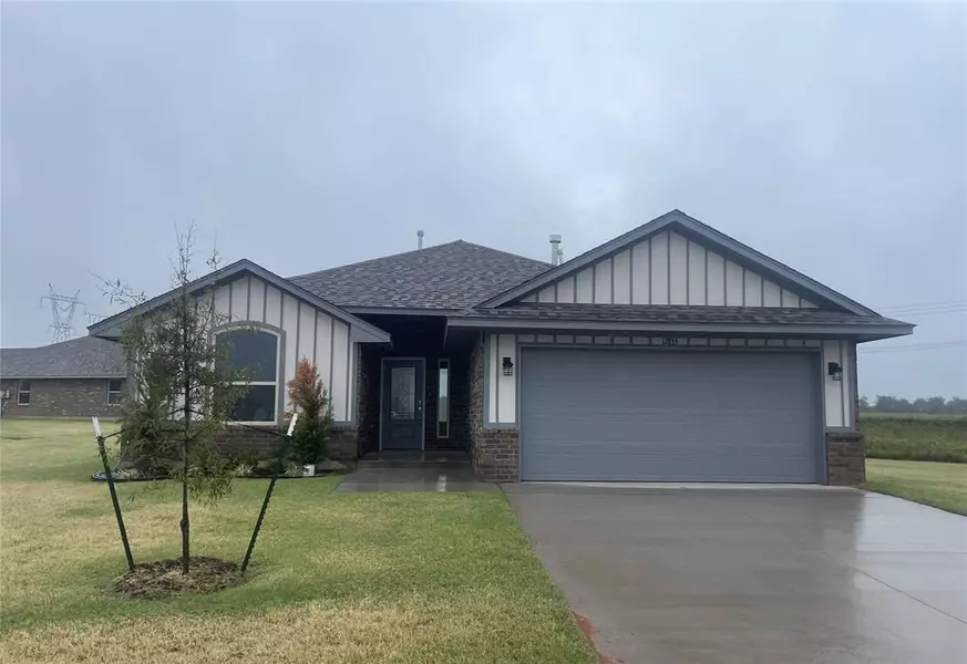 1233 E Stallion LN, Mustang, OK 73064