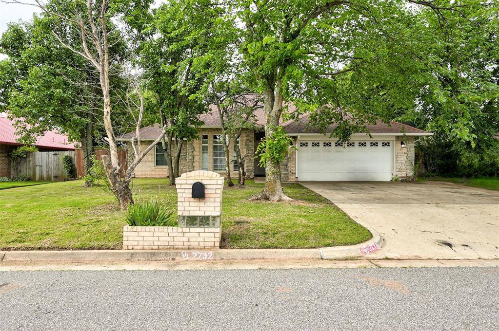2732 SE 90th ST, Moore, OK 73160