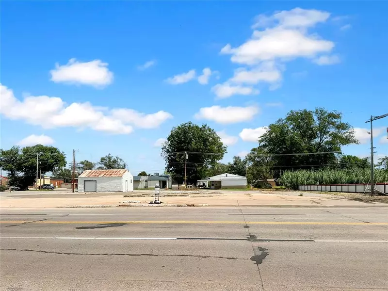 202 S 4th ST, Sayre, OK 73662
