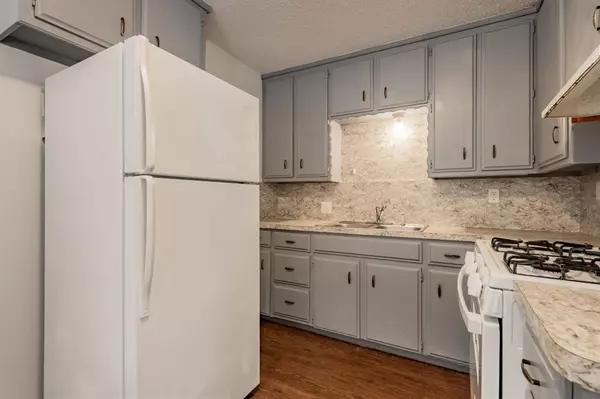 Edmond, OK 73034,319 E Edwards ST #7