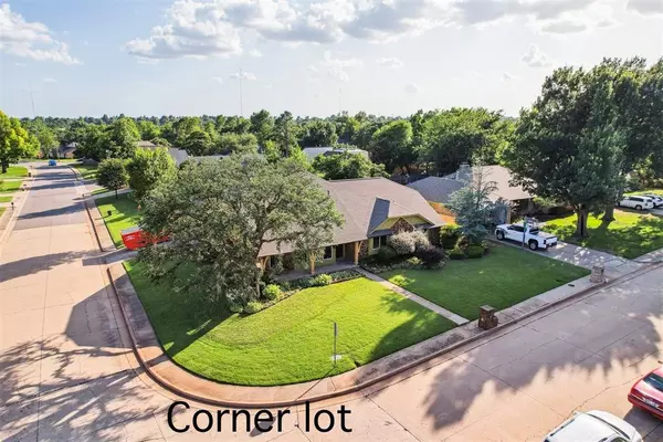 Edmond, OK 73013,3425 Cheyenne DR