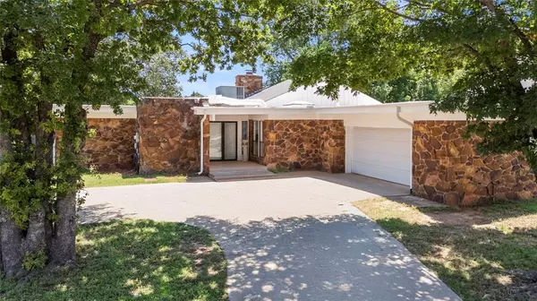 Edmond, OK 73034,2104 Brookhaven DR