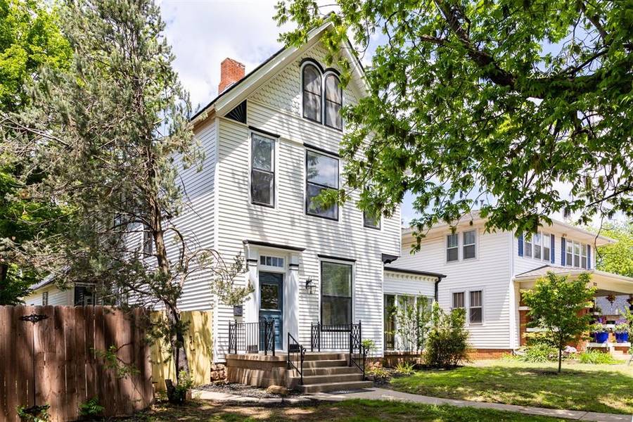 320 E Cleveland AVE, Guthrie, OK 73044
