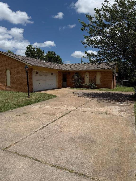4745 Spiva DR, Del City, OK 73115