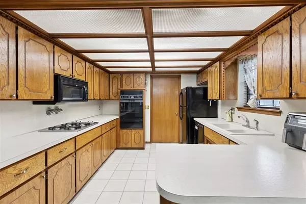 Lexington, OK 73051,410 E Johnson ST