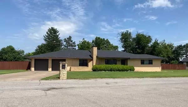 516 S 4th ST, Mountain View, OK 73062