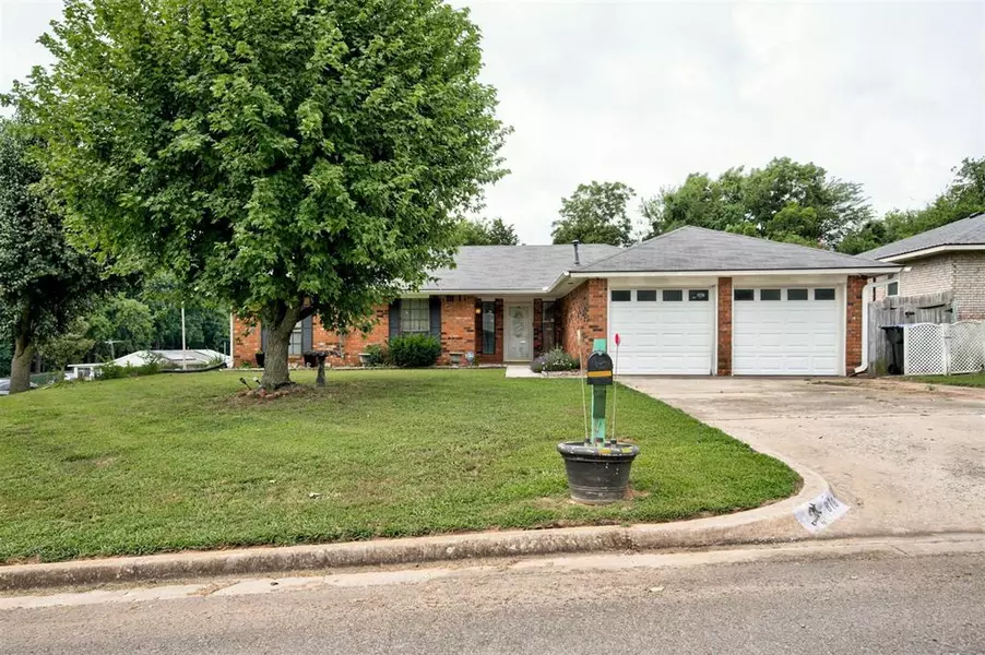 816 Jay DR, Noble, OK 73068