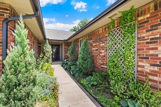 4729 Deer Creek, Yukon, OK 73099