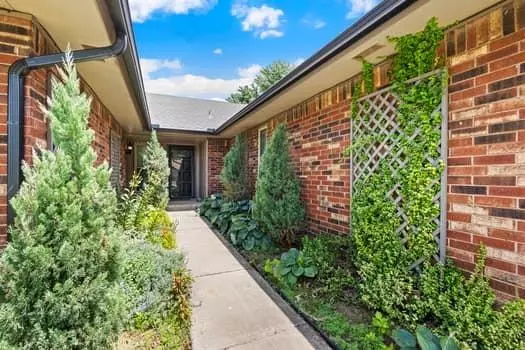 4729 Deer Creek, Yukon, OK 73099