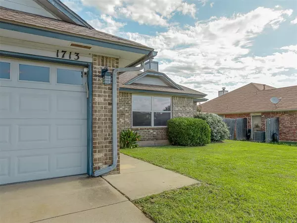 Moore, OK 73160,1713 SE 14th ST