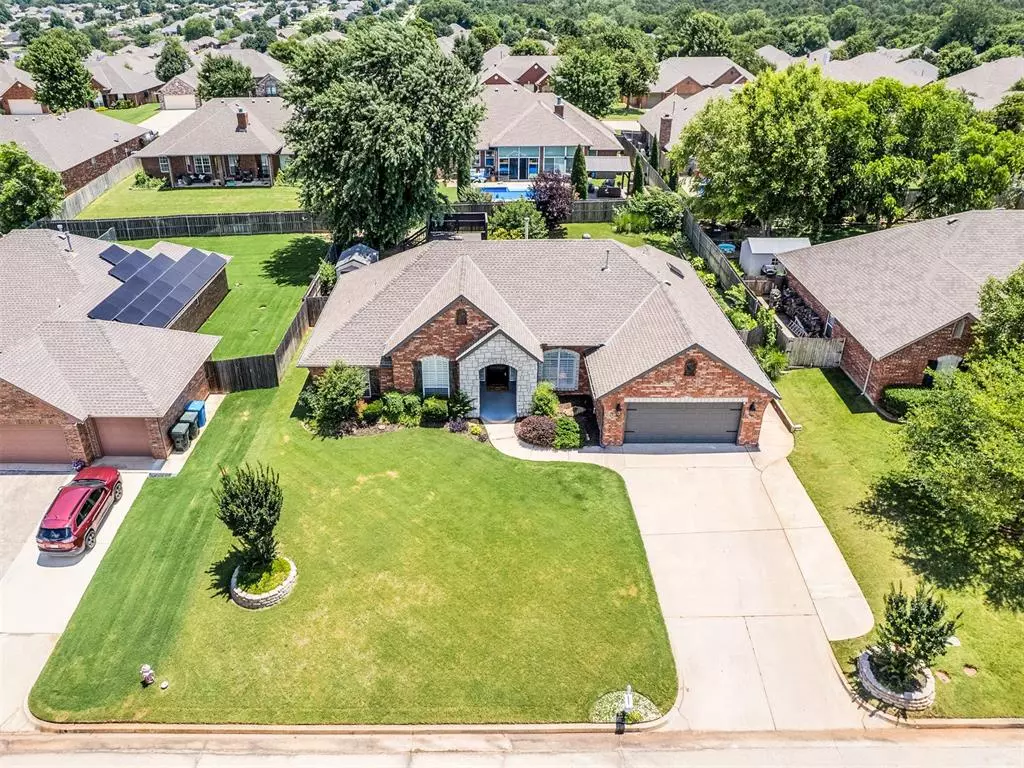 Midwest City, OK 73130,2044 Yorkshire DR