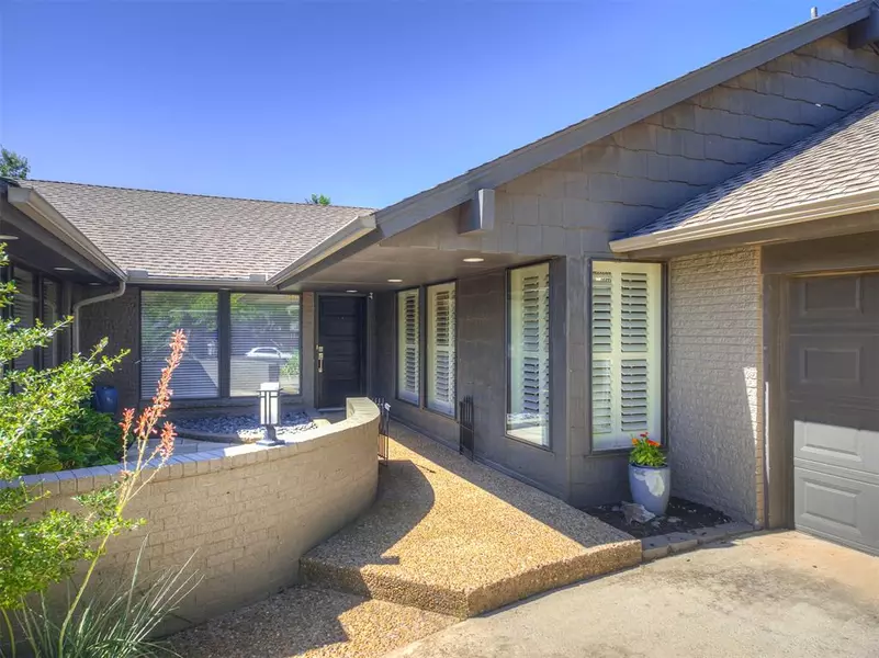 2908 Lamp Post LN, Oklahoma City, OK 73120