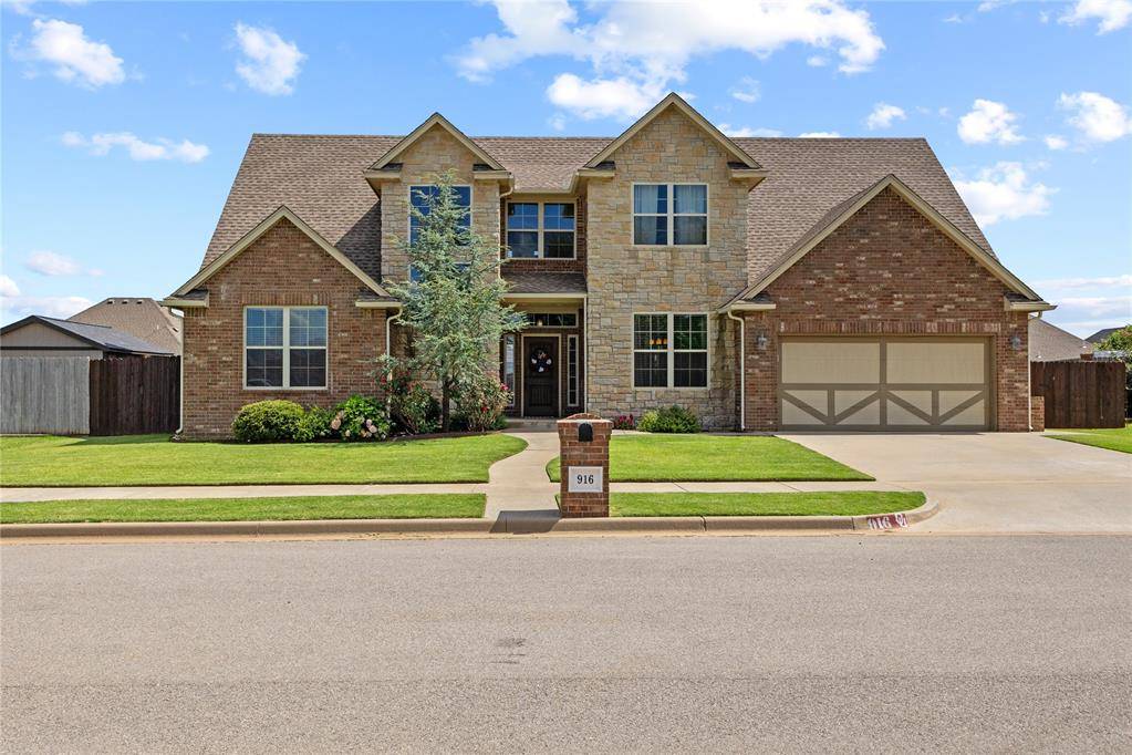 916 Stonebridge CT, Weatherford, OK 73096