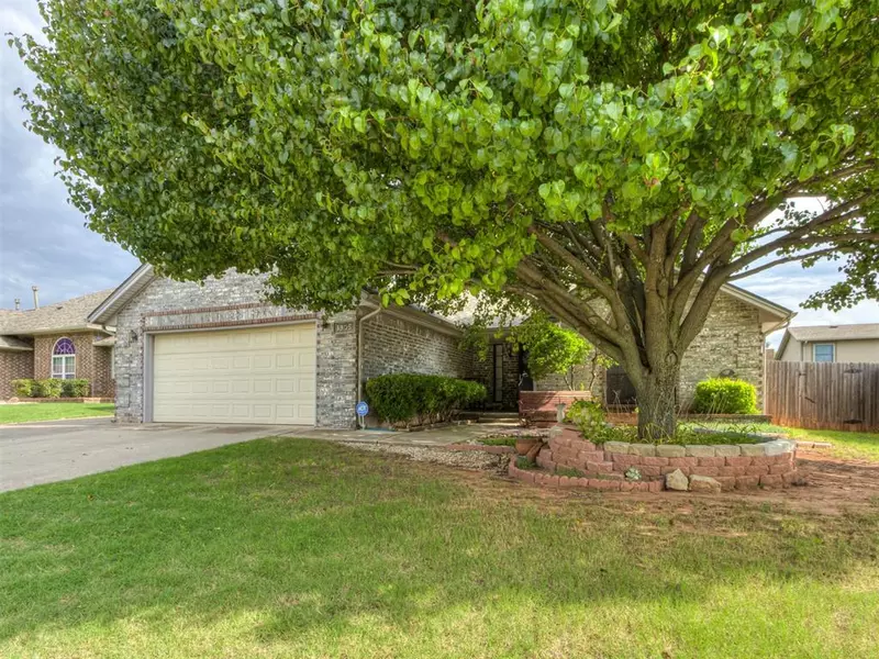 1905 SE 14th ST, Moore, OK 73160