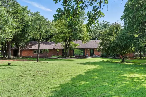 2500 Blue Spruce RD, Edmond, OK 73025