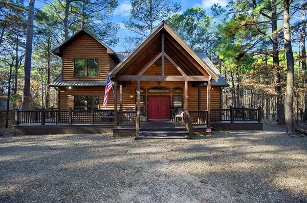 123 Hemlock Grove RD, Hochatown, OK 74728