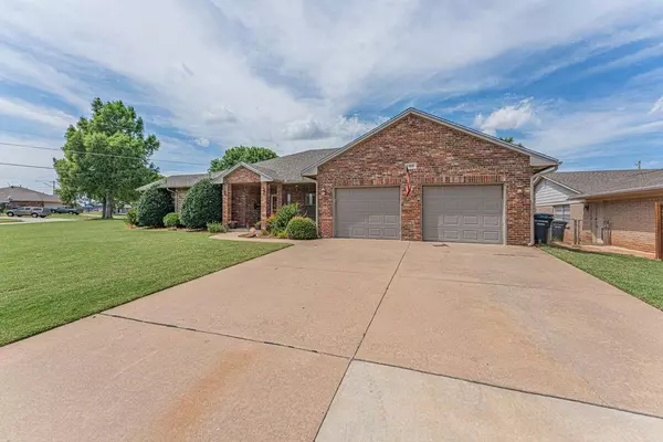 Moore, OK 73160,105 Kimberling DR