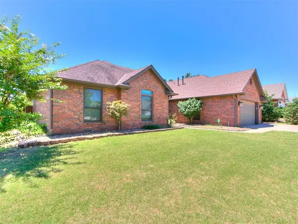 1309 Nottingham CIR, Shawnee, OK 74804