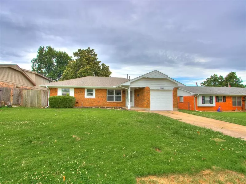 1204 W Woodlane DR, Midwest City, OK 73110