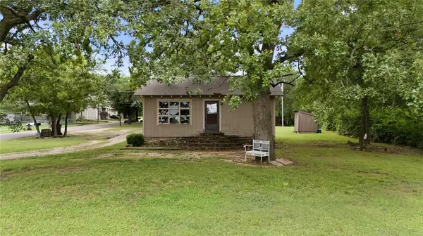 814 S Highland ST, Ada, OK 74820