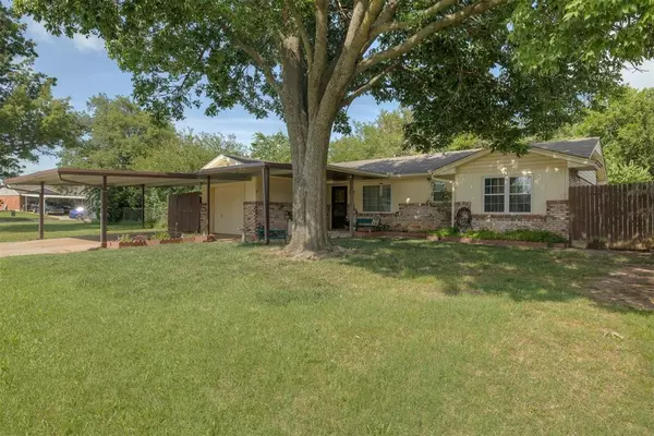 1134 Elmhurst DR,  Moore,  OK 73160