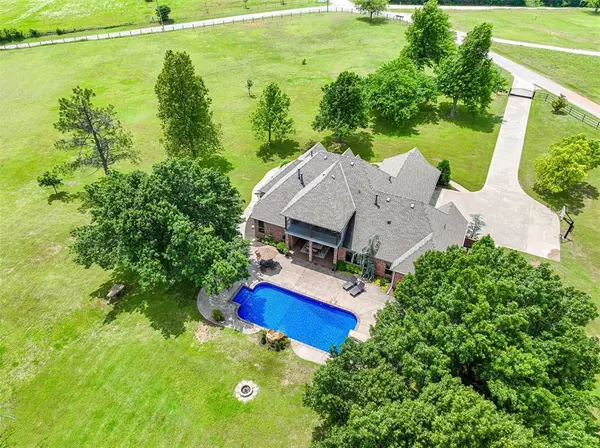 11900 Scenic Meadow RD, Oklahoma City, OK 73173