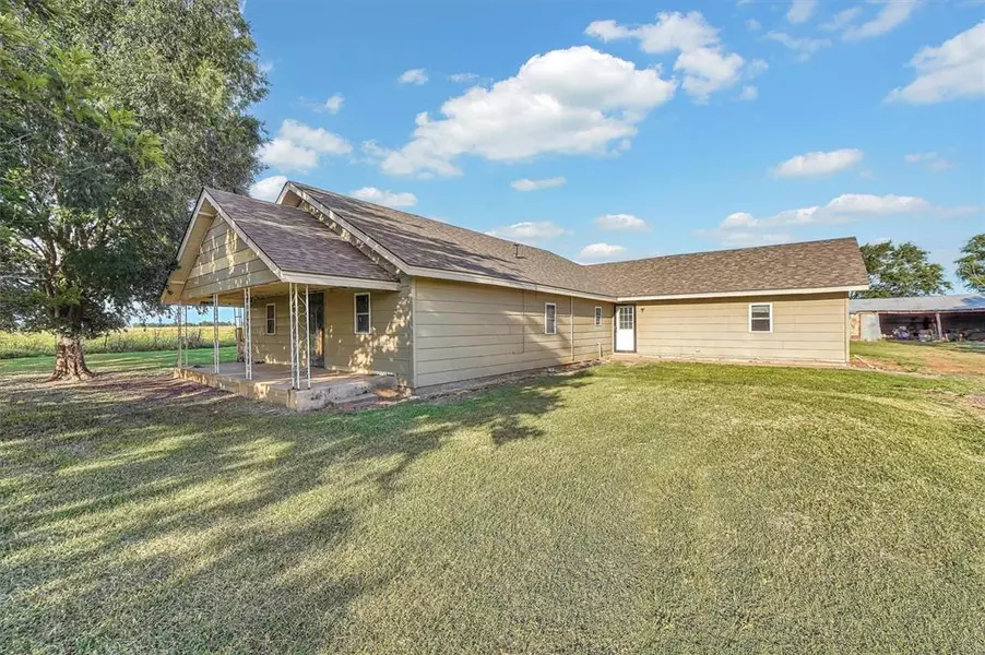 22904 N County Road 1840 RD, Mangum, OK 73554