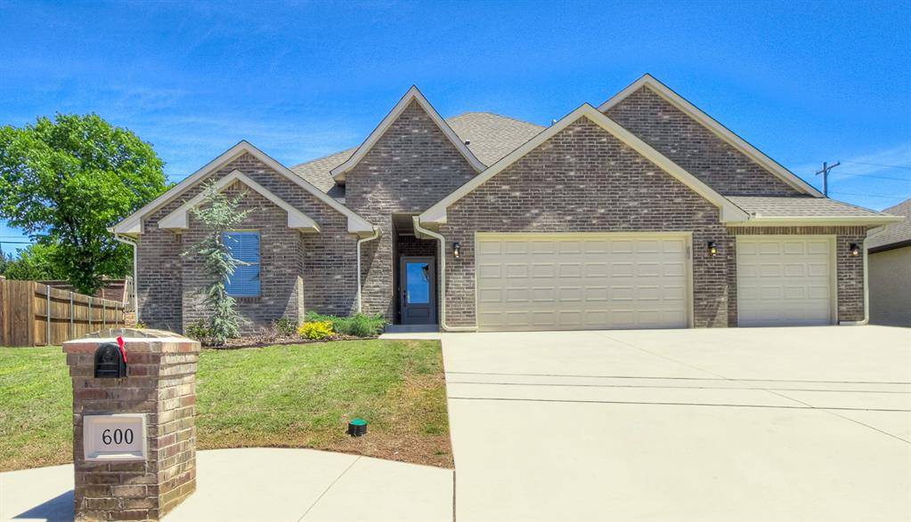 600 Mirano LN, Edmond, OK 73034