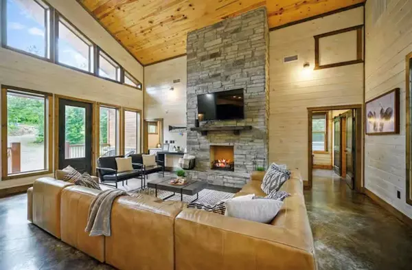 Broken Bow, OK 74728,1501 N Lukfata Trail RD