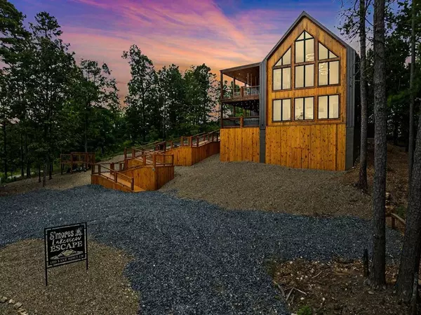 1325 Lake Ridge LN, Broken Bow, OK 74728