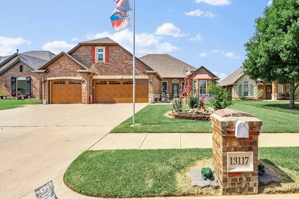 13117 SW 2nd TER, Yukon, OK 73099