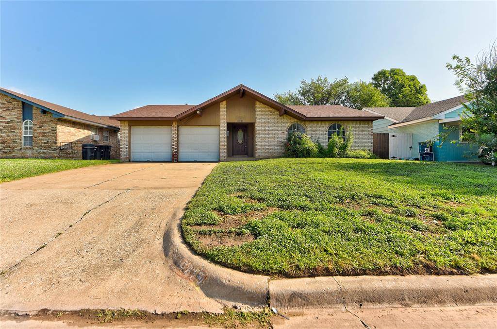 1021 SW 1st ST, Moore, OK 73160