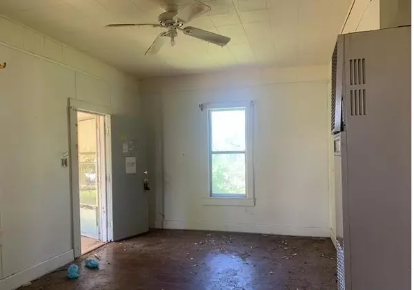 Elk City, OK 73644,420 N Howard AVE