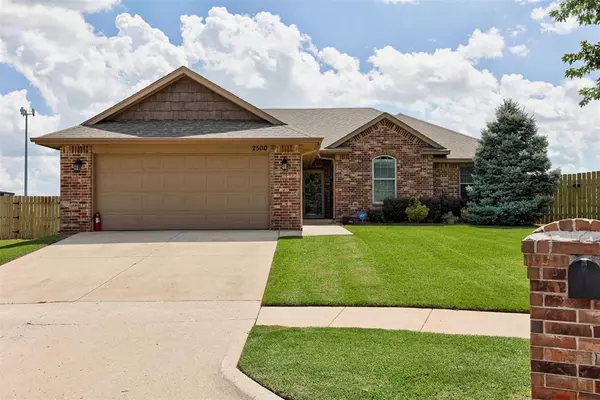 2500 SE 93rd ST, Moore, OK 73160