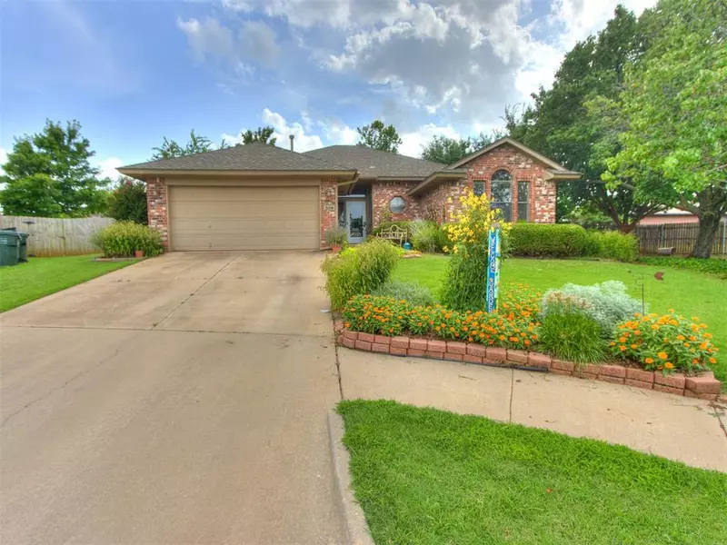 304 Ridge Bluff CT, Norman, OK 73071