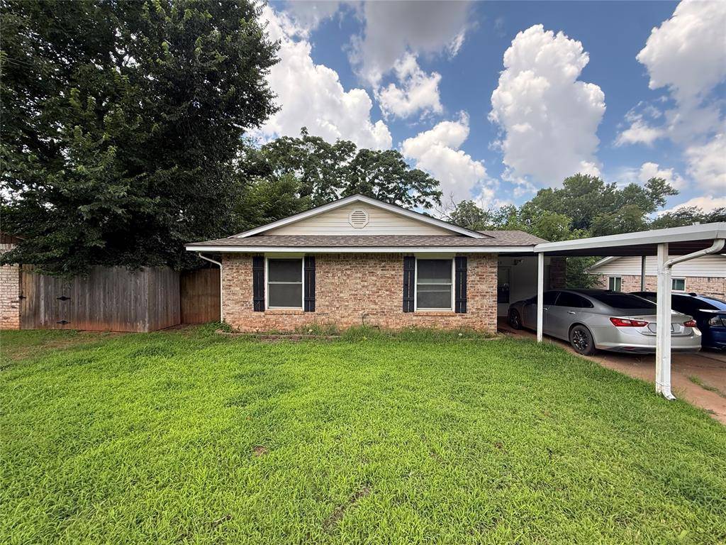 1715 Edgewood DR, Edmond, OK 73013