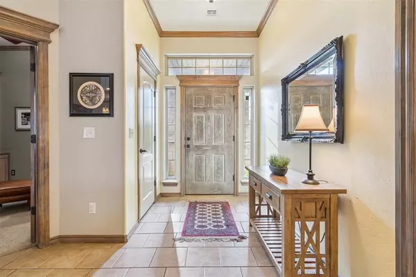 Mustang, OK 73064,913 N Barn Hill WAY