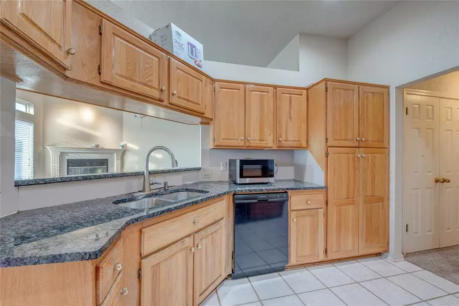 1825 PINNACLE LN, Edmond, OK 73003