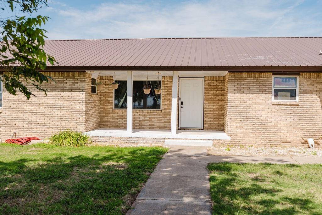 12497 N 1780 RD, Erick, OK 73645