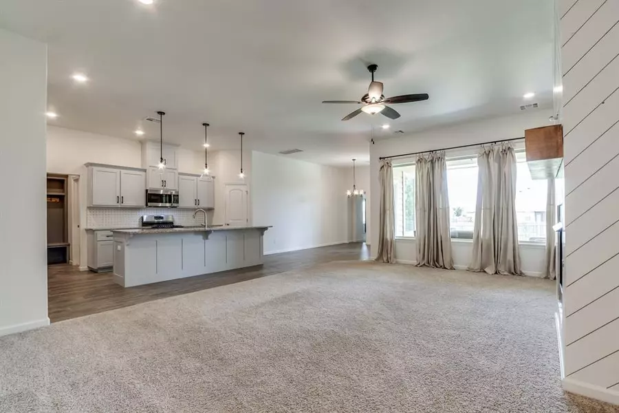11200 SW 32nd ST, Yukon, OK 73099