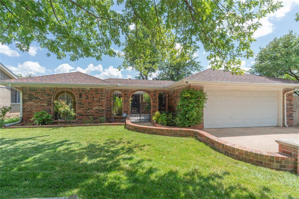 8216 NW 6TH ST, Oklahoma City, OK 73127