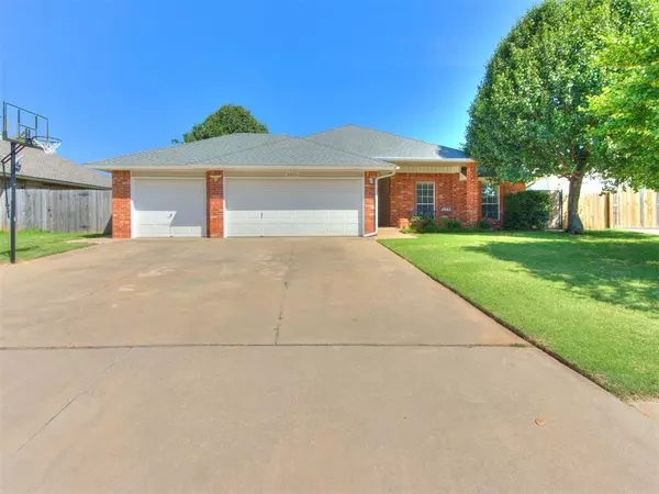 2613 E Hills DR, Moore, OK 73160