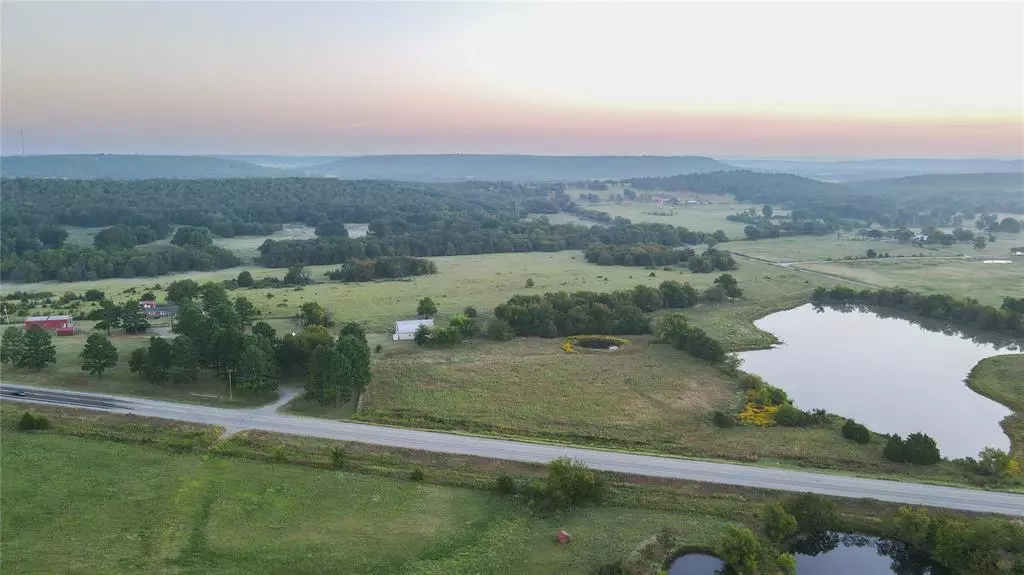 825 S State Highway 1 HWY, Hartshorne, OK 74547