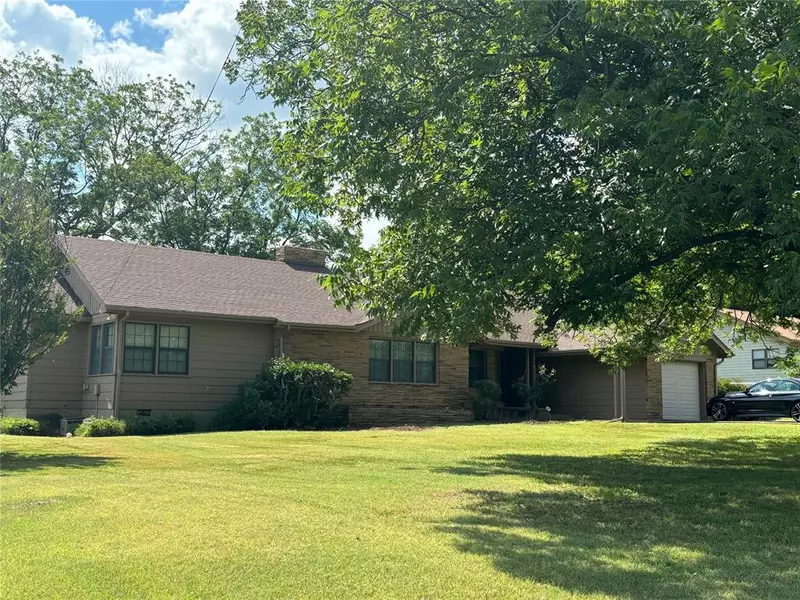 710 W 17th ST, Sulphur, OK 73086