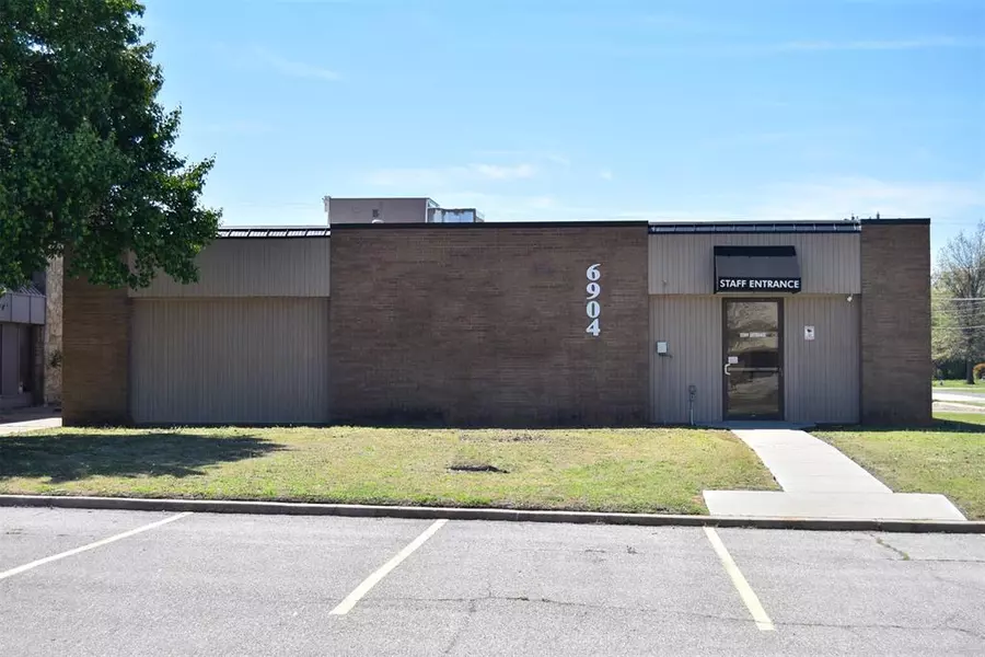 6904 E Reno AVE, Midwest City, OK 73110
