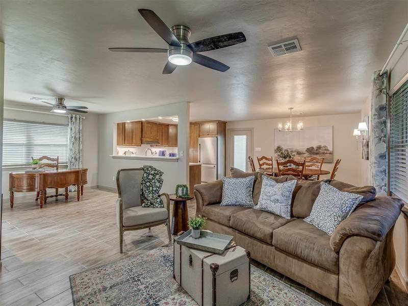 708 S Basket ST, Cyril, OK 73029